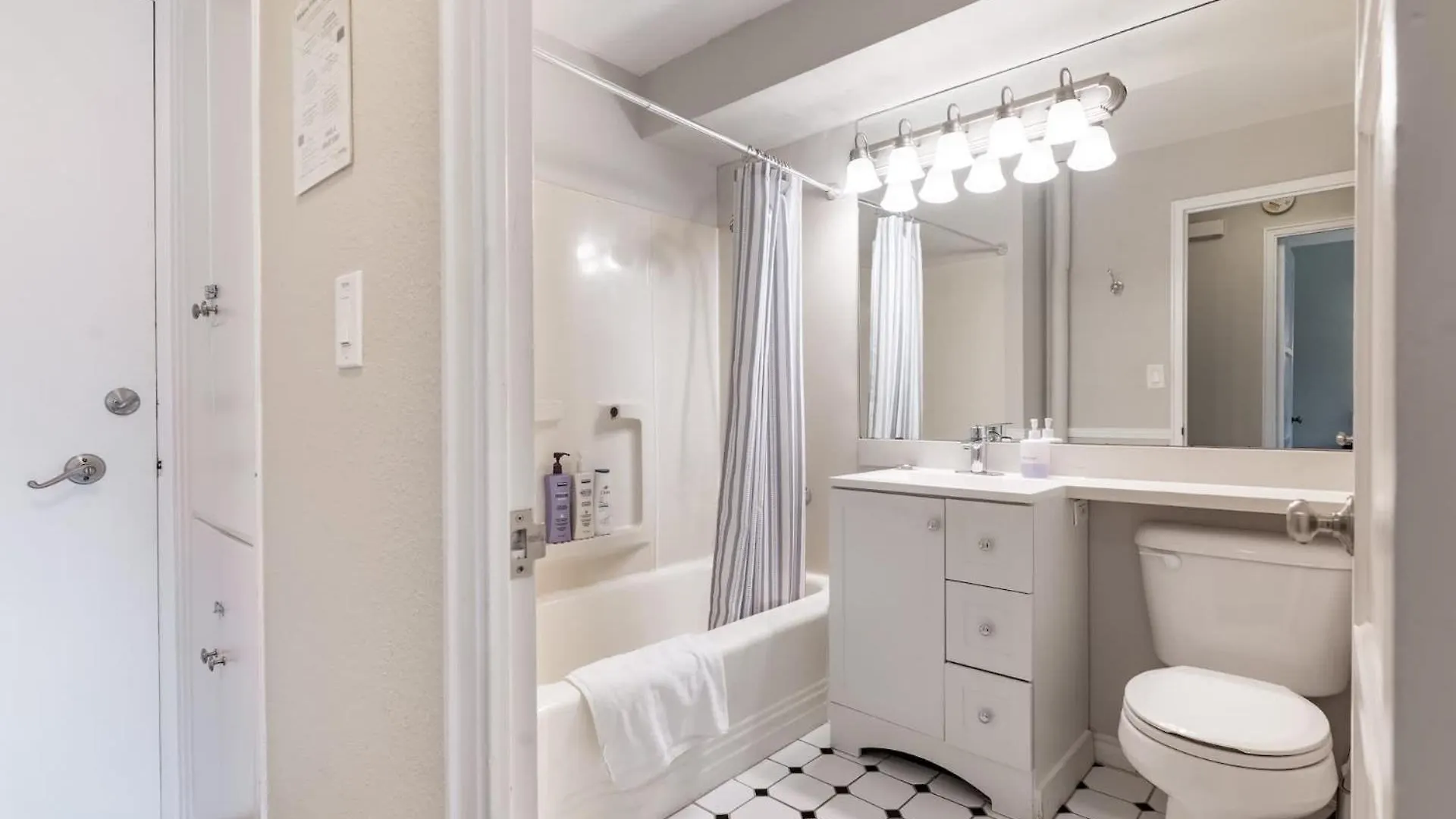 Eclectic Downtown & Cap Hill King Bed & Kitchen Villa Seattle 0*,